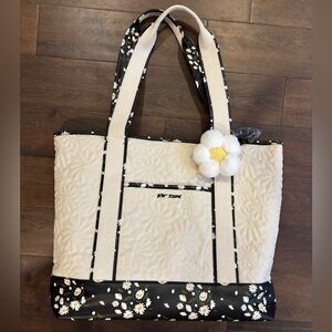 Betsey Johnson XO Quilted Large Travel Tote & Cosmetics Pouch w/ Daisy Charm